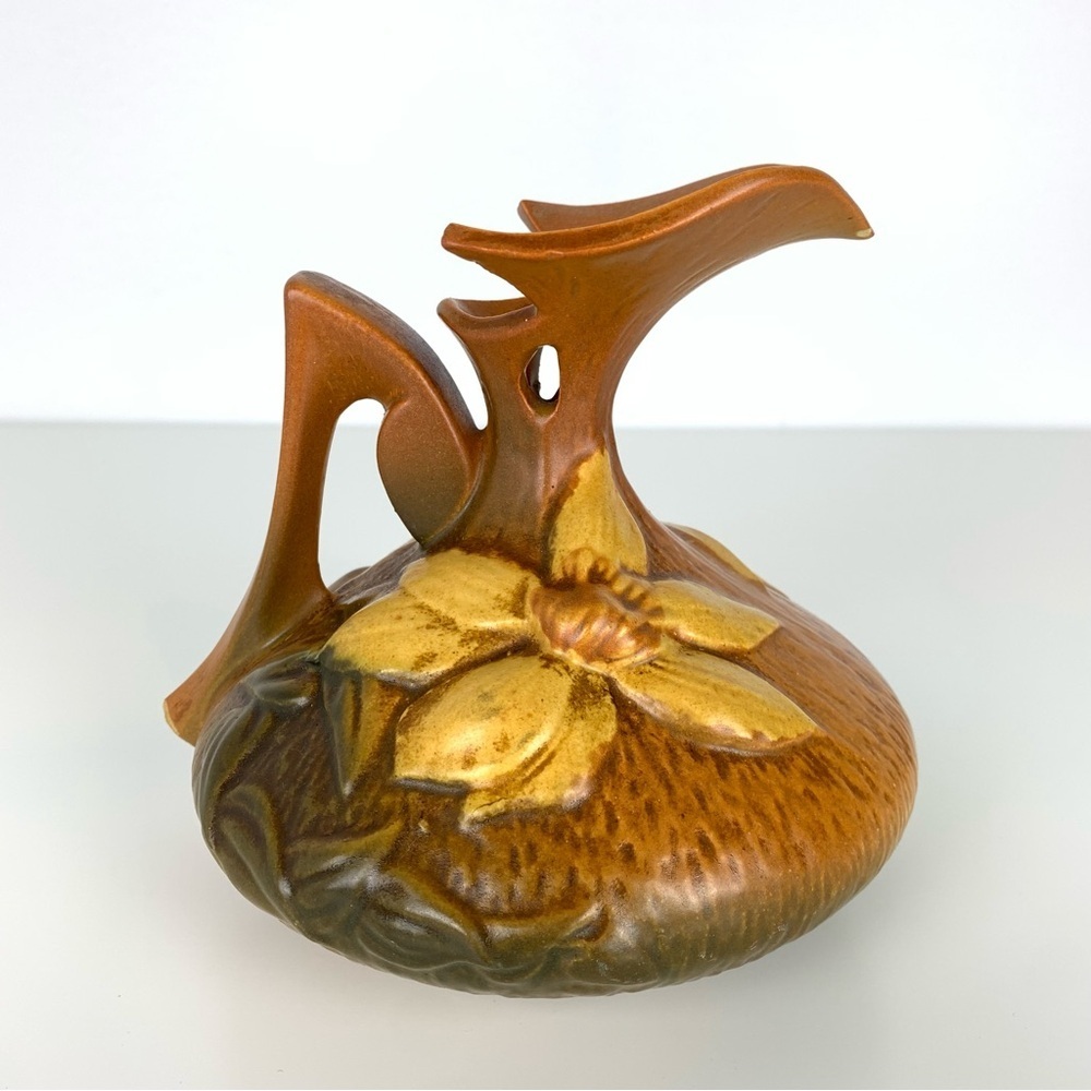 Roseville Clematis Ewer Vase Handle Brown Autumn Vtg USA Floral Flowers Read